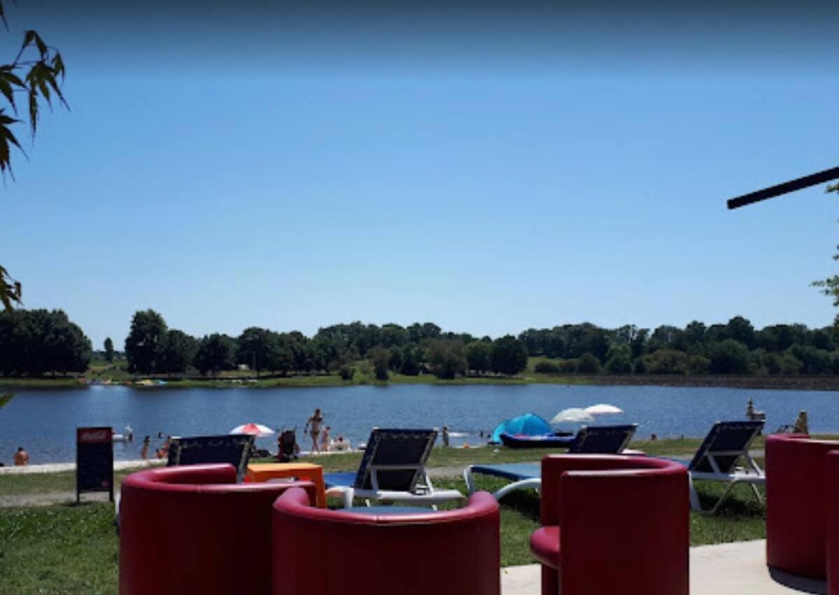 Tranquille Vienne Gites A Chirac Dept Charente Exterior foto